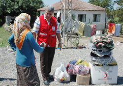 Türk Kızılayı'ndan sel bölgesine yardım