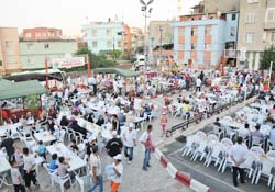 Arabeskin 'Güçlü'sesi çadıra konuk oldu