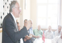 Hayal aleminde yaşıyorlar