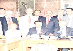 Şehit çocuklarının masraflarına talip oldular!