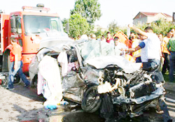 Hurdaya dönen arcın içinde can verdiler