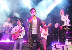 Tekkeköy'de yer yerinden oynadı