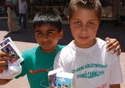 200 Evler'de çocuk olmak