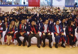 Tıp Fakültesi 220 mezun verdi