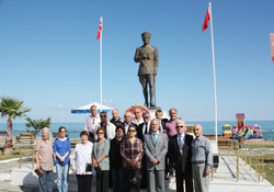 89. yaşa sade tören