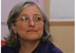 Şiddet gören kadın eşine dönüyor