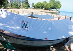 Kayıklara Ünye logolu kamufulaj