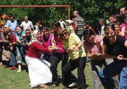 Sağlıkçıların piknik sefası