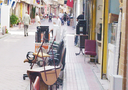 Kaldırım işgali yapan yandı