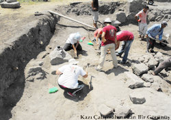 Arkeoloji bölümü kazı ekibi araziden döndü
