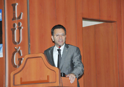 Tarihi camiler için imamlardan yardım istedi