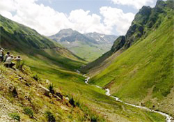 Yayla yolu onarılıyor