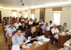 Pazar yeri meclis gündeminden geçti