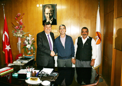 Başkan İkiz'i İzmir'e davet etti