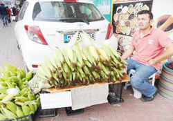 Sel mağduru çareyi seyyar satışta buldu