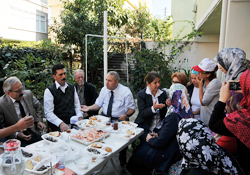 Demirtaş erkekleri, eşi kadınları dinledi