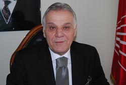 CHP'de 'seyircisiz' kongre