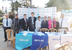 İş arayanlar bu stantta