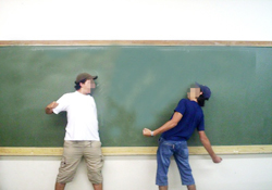 Öğretmen, öğrencilerin videolarını yayınladı