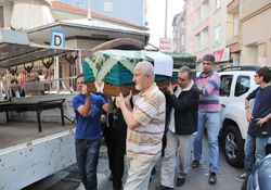 Sevenlerini göz yaşına boğdu