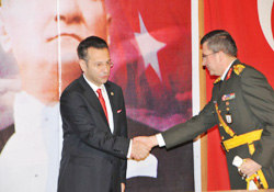 Vali Aksoy, tebrikleri kabul etti