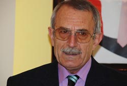 'Türban sorunu kökünden çözülmeli'