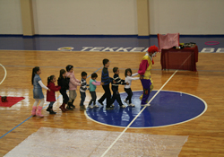 TEKKEKÖYDE SİRK HEYCANI