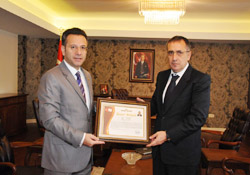 Vali teşekkür etti