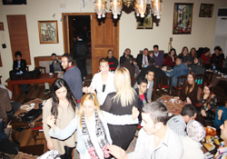 Aşçı yardımcıları eğlendi