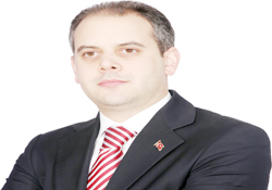 En büyük görev siyasetçilerin