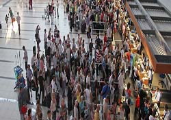 Antalya'ya daha az turist geldi
