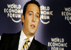 Ford Otosan'da Rahmi Koç görevini Ali Koç'a devretti