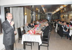 Elimizi hiç çekinmeden taşın altına koyduk