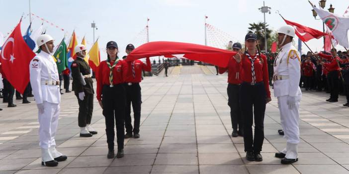 Türk Bayrağı karaya çıkarıldı