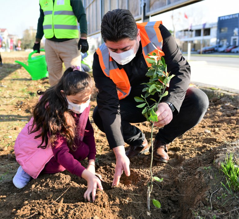 BİN FİDAN TOPRAKLA BULUŞTURULDU