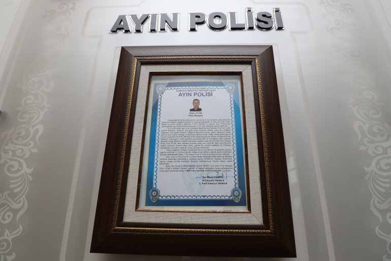 DOKTORA SALDIRIYI ENGELLEYEN POLİS MEMURU AYIN POLİSİ SEÇİLDİ