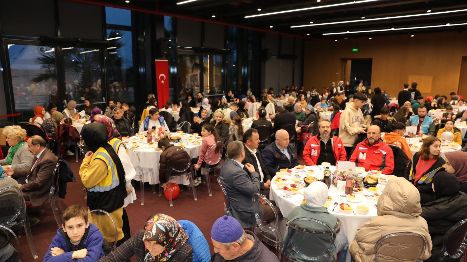 buyuksehirden-kardeslik-iftari-3.jpeg