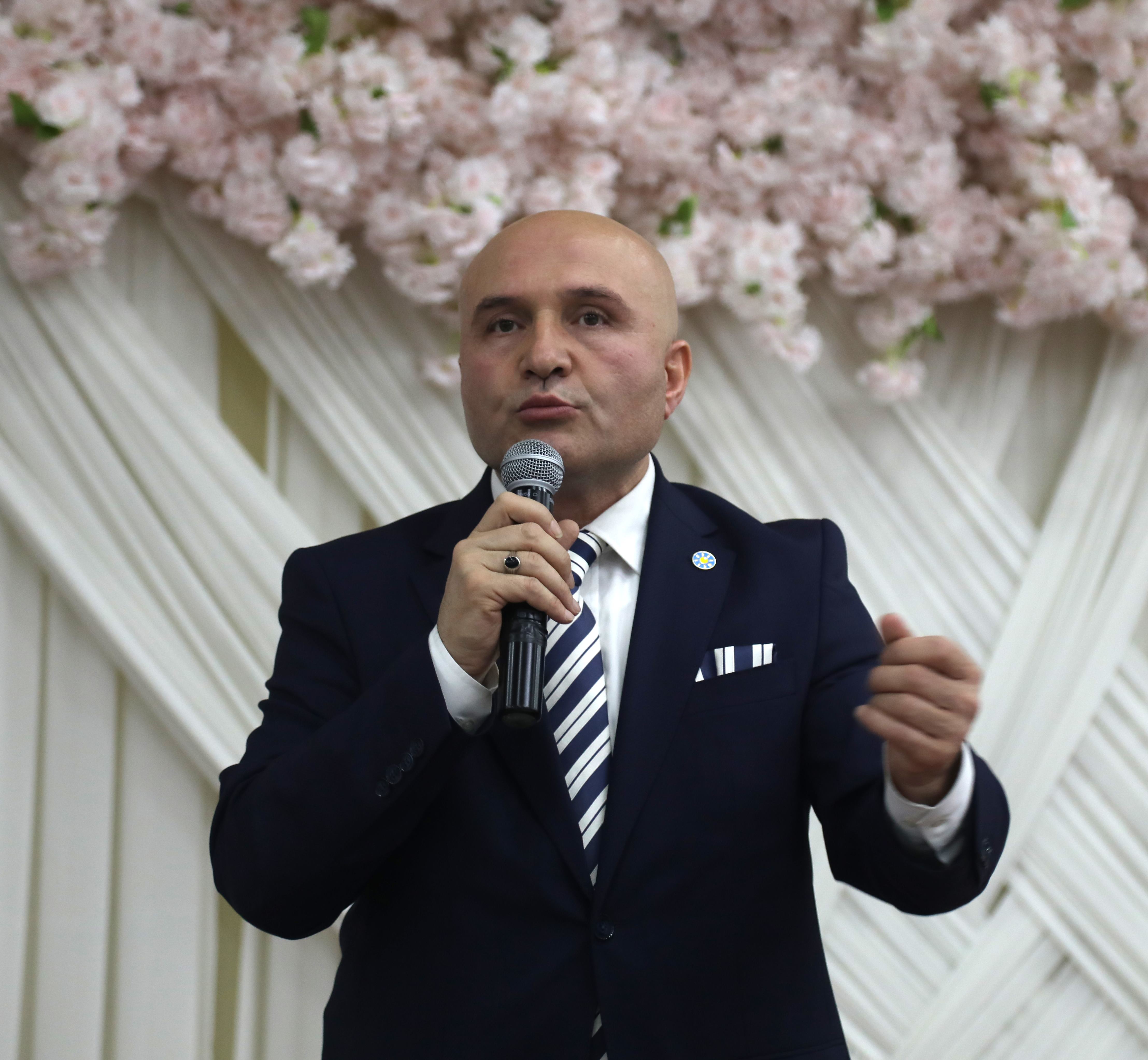 aa-20230419-30902333-30902332-iyi-parti-grup-baskanvekili-usta-samsunda-konustu.jpg