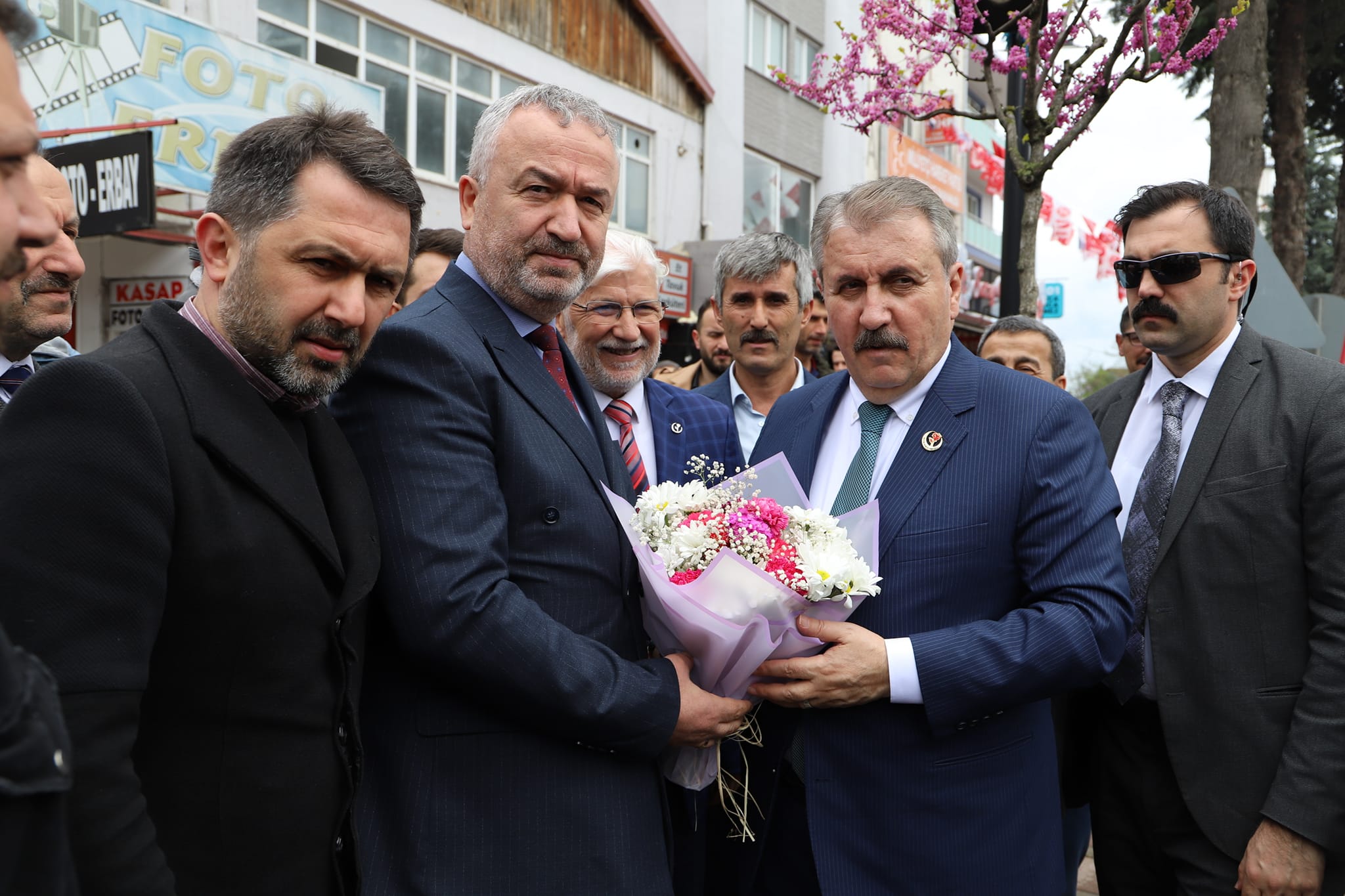 aa-20230424-30951539-30951538-bbp-genel-baskani-destici-samsunda-secim-koordinasyon-merkezi-acilisina-katildi-1.jpg