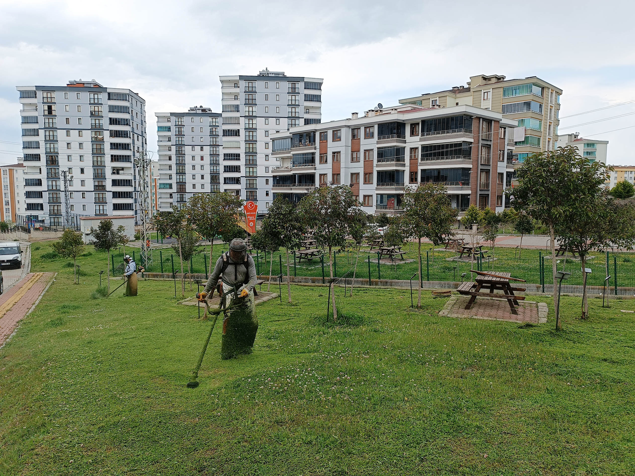 atakumun-parklarinda-bahar-temizligi-4.jpg