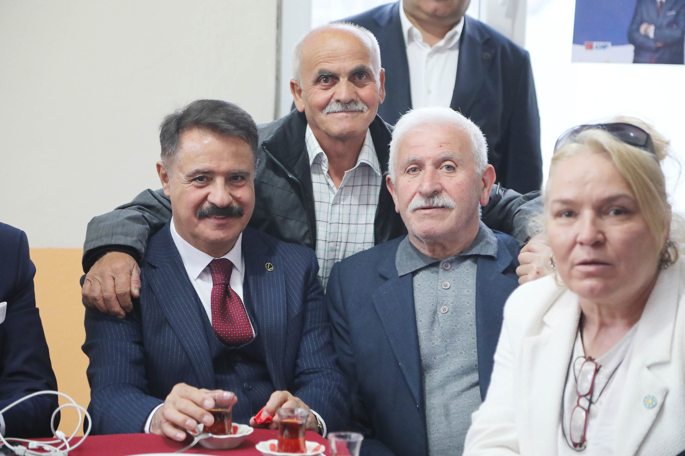 baskan-deveci-gencleriniz-topraginizda-kalsin-3.jpg