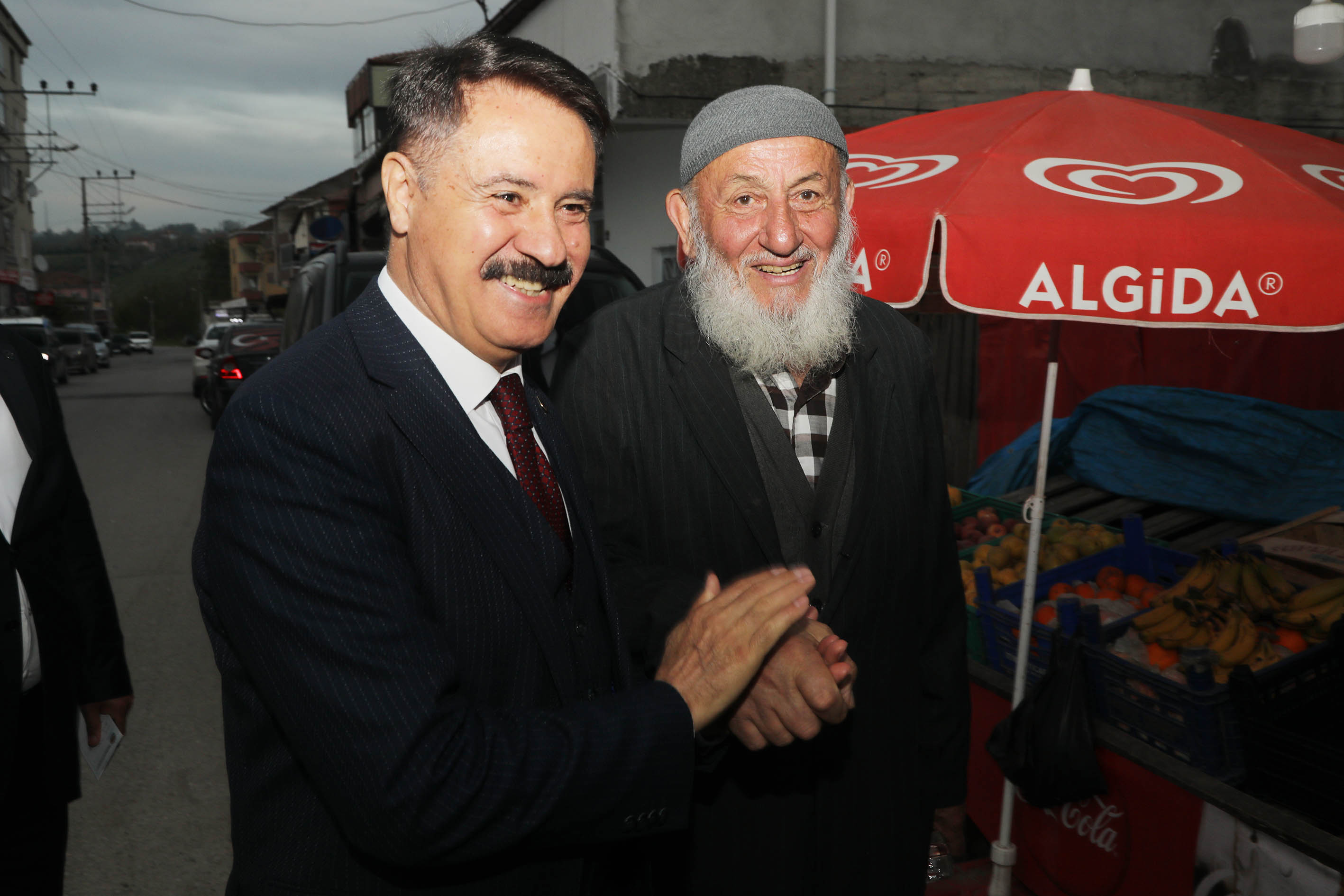 baskan-deveci-gencleriniz-topraginizda-kalsin-4.jpg