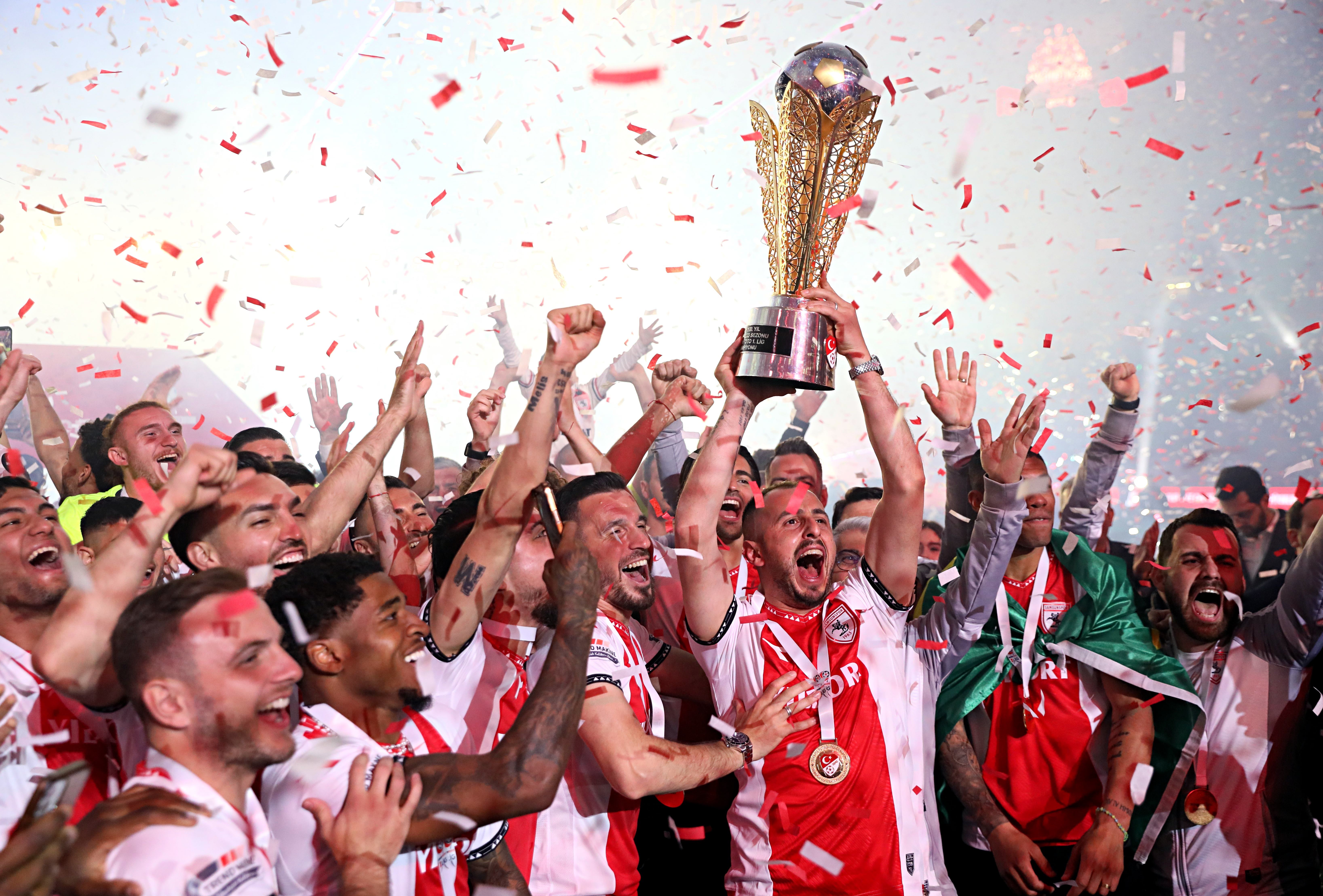 aa-20230507-31074744-31074726-super-lige-yukselen-samsunspor-kupasini-aldi.jpg