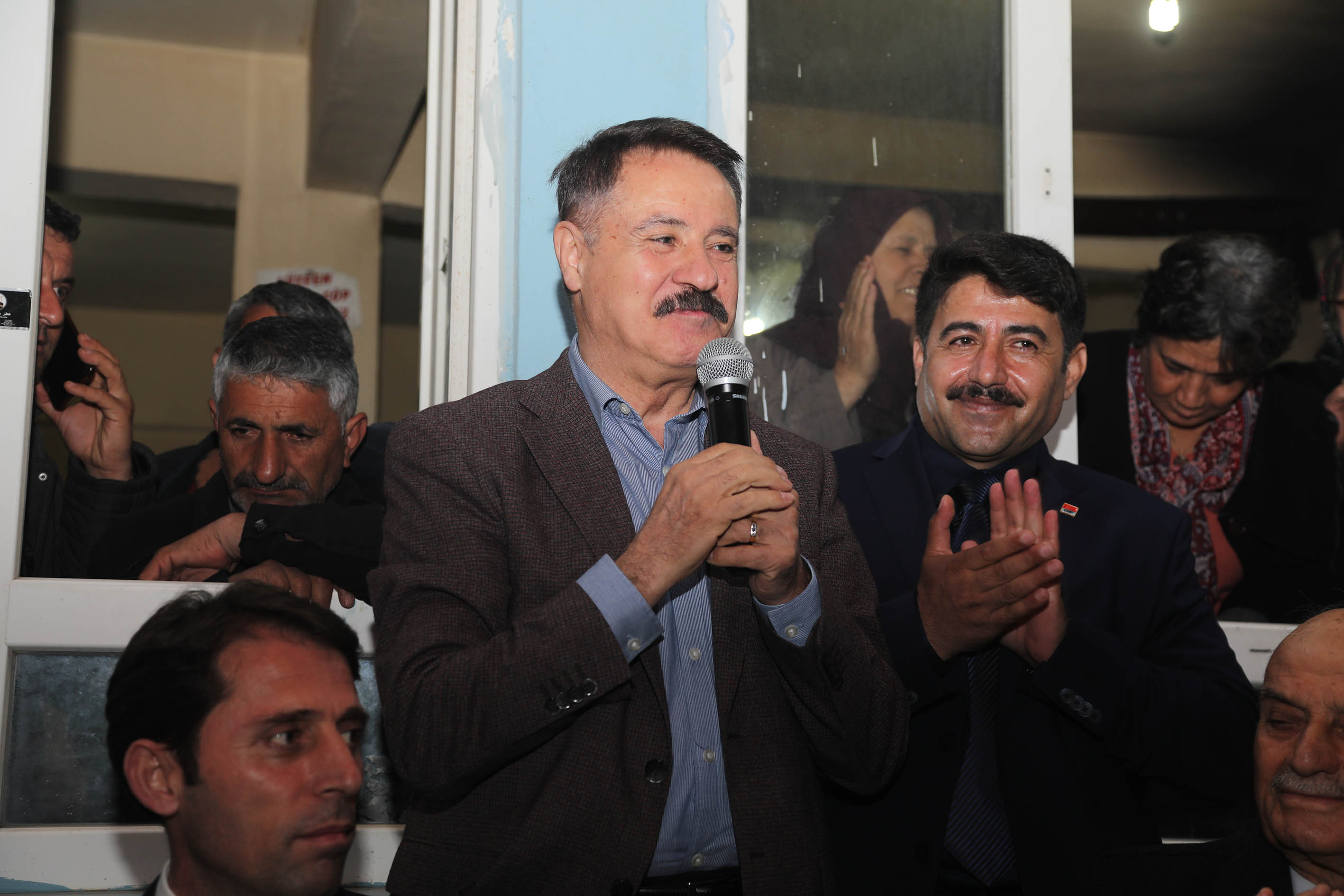 baskan-deveci-gencler-yeniden-islerine-kavusacak-2.jpg