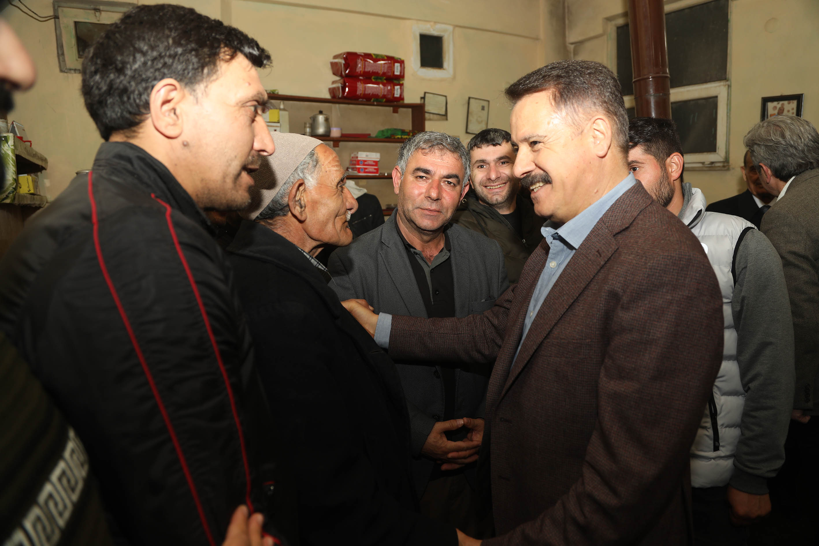 baskan-deveci-gencler-yeniden-islerine-kavusacak-6.jpg