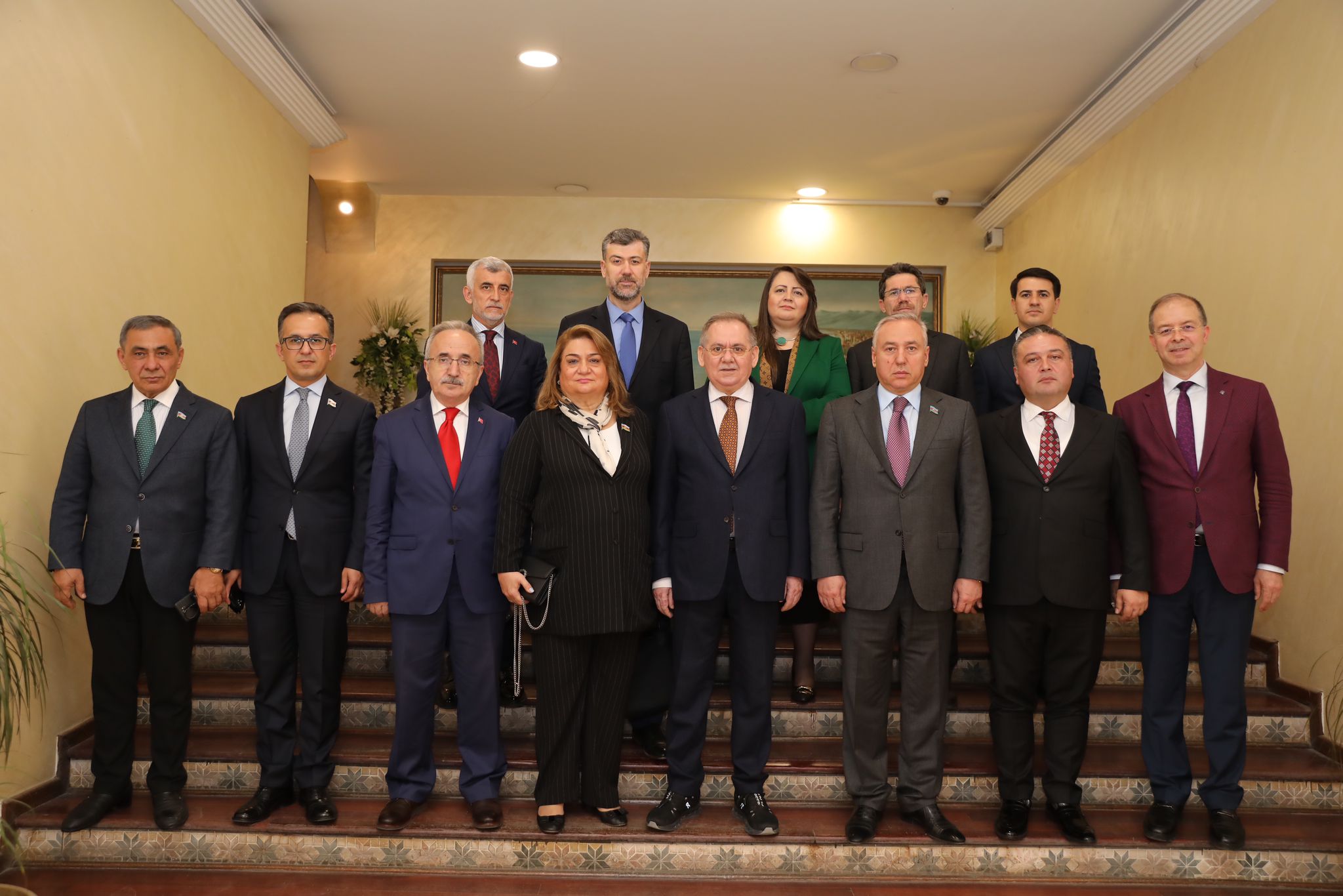yeni-azerbaycan-partisi-heyetinden-buyuksehire-ziyaret-8.jpeg