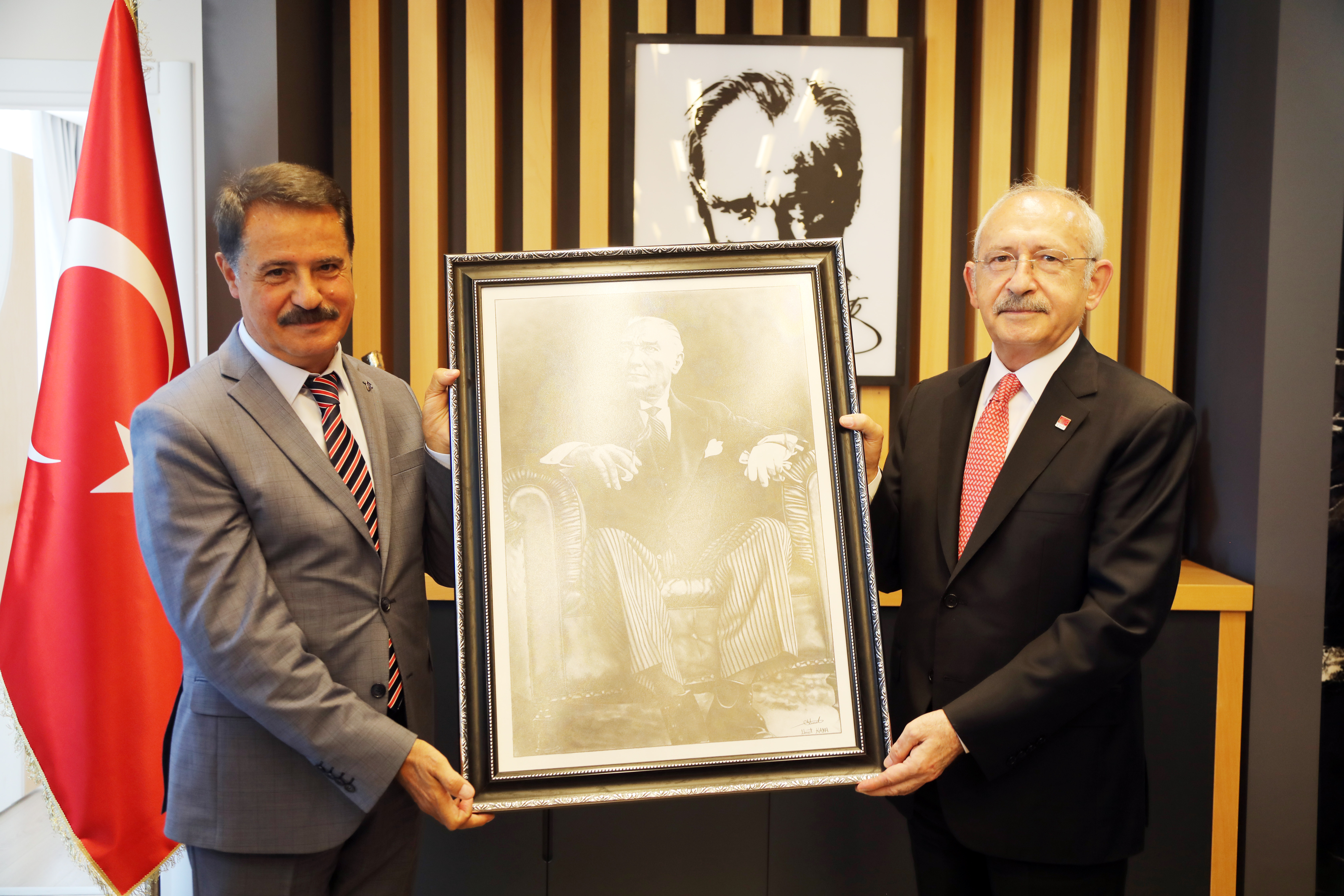 baskan-deveciden-mitinge-davet.jpg