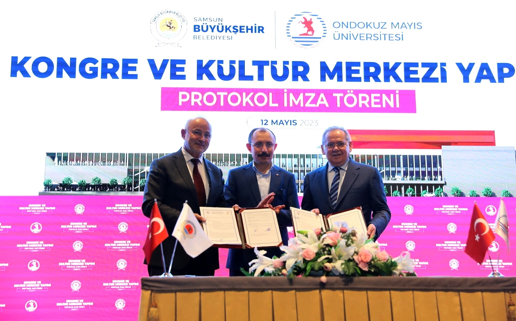 aa-20230512-31124020-31124018-ticaret-bakani-mus-omu-kongre-ve-kultur-merkezi-protokolunun-imza-torenine-katildi.jpg