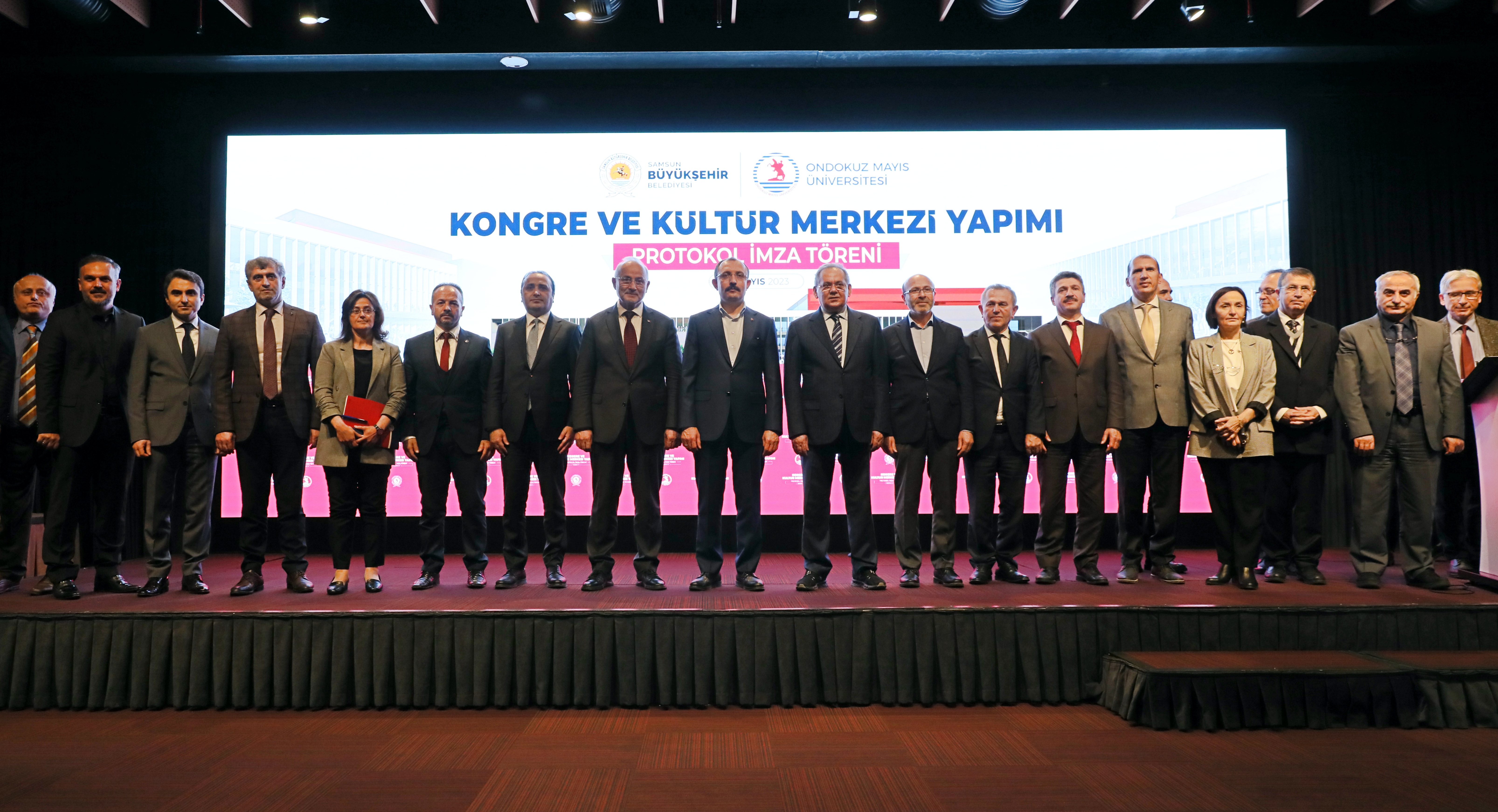 aa-20230512-31124020-31124019-ticaret-bakani-mus-omu-kongre-ve-kultur-merkezi-protokolunun-imza-torenine-katildi.jpg