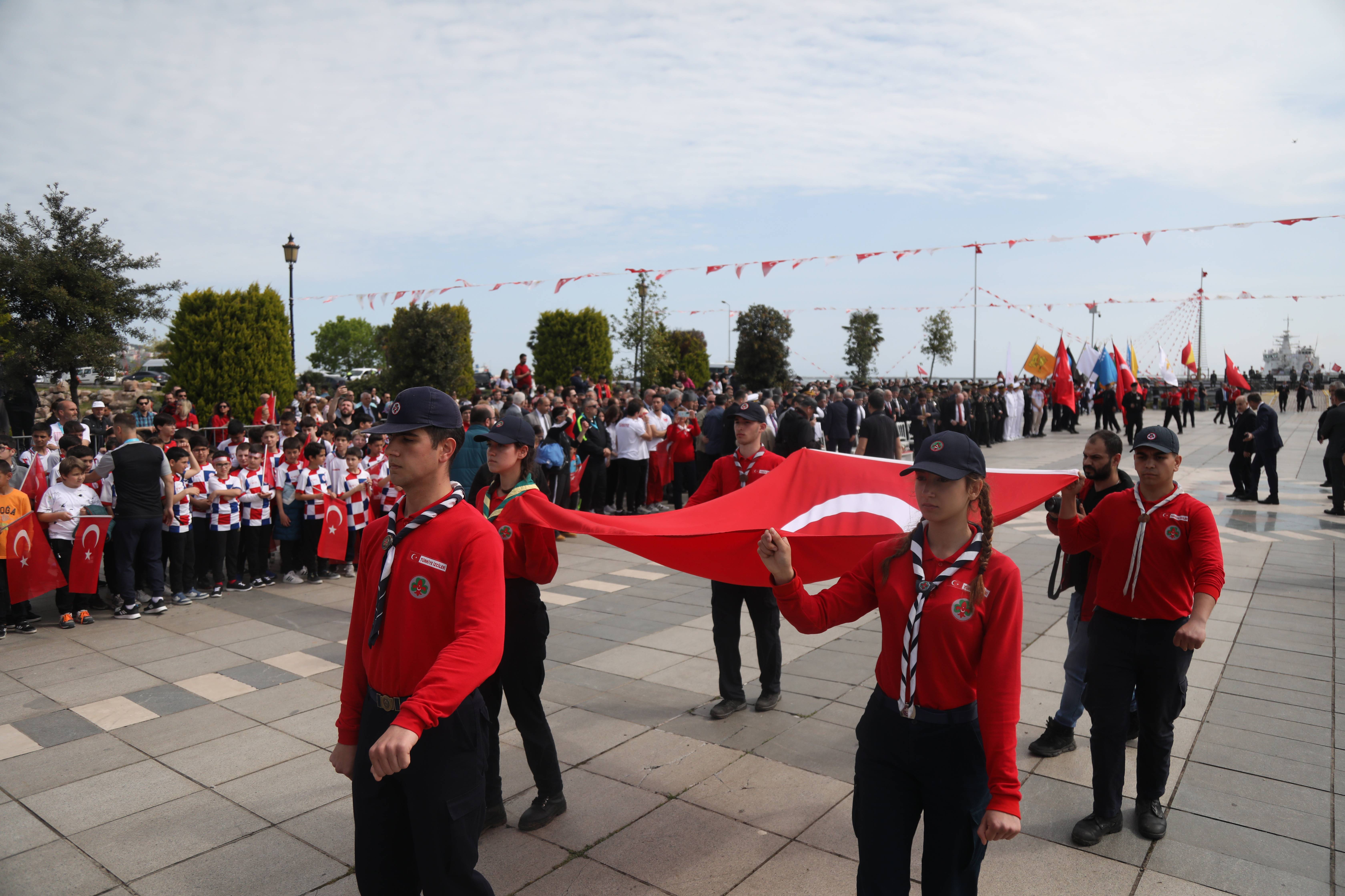 aa-20230519-31174950-31174943-ataturkun-samsuna-cikisinin-104-yil-donumu-kutlaniyor.jpg